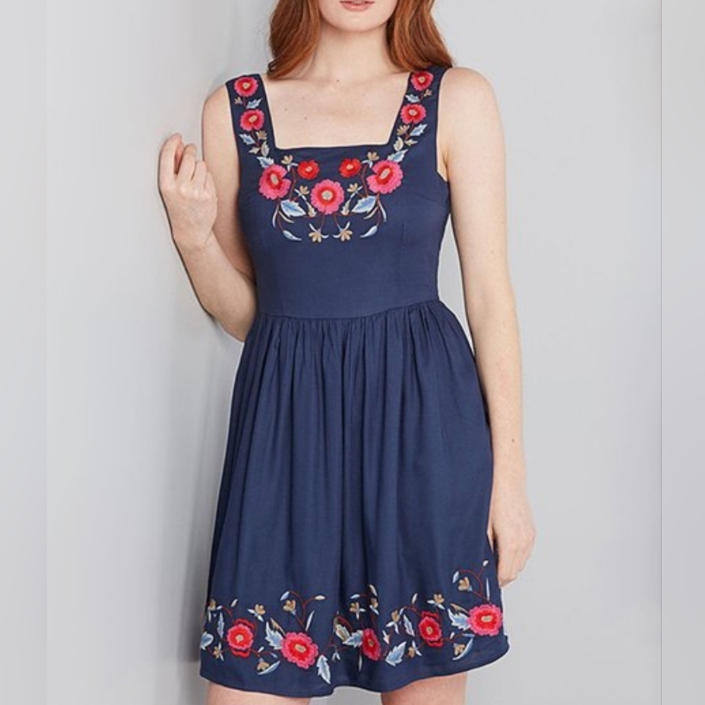 EUC ModCloth Blue Floral Embroidery Enlightened Dress MED